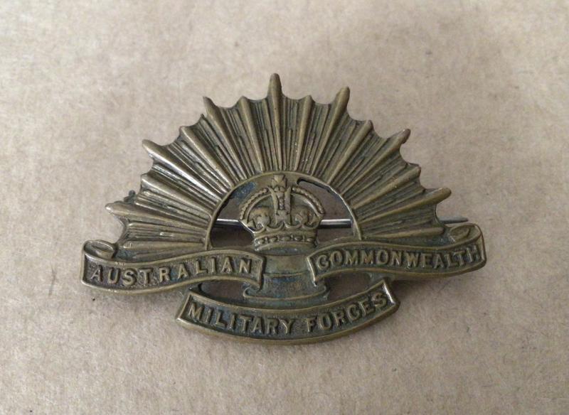 1912-18 Rising Sun Collar/Cap Badge (Variation)