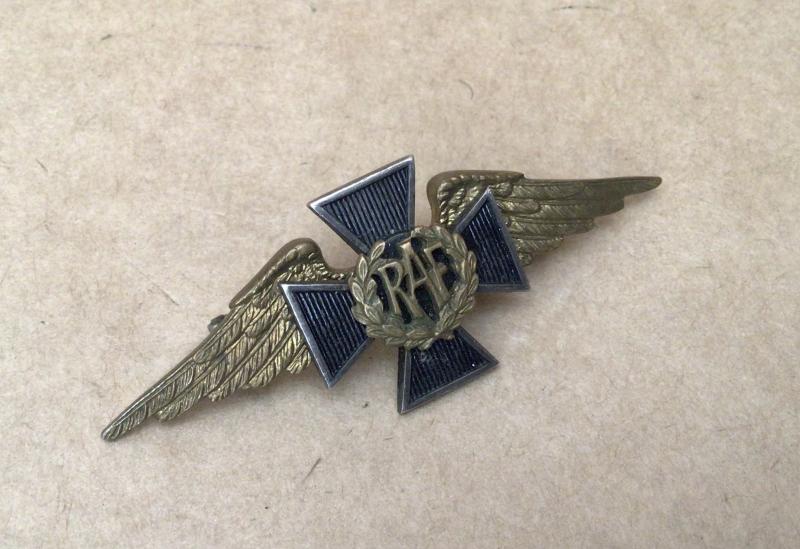 c. WW2 RAF Chaplain collar badge