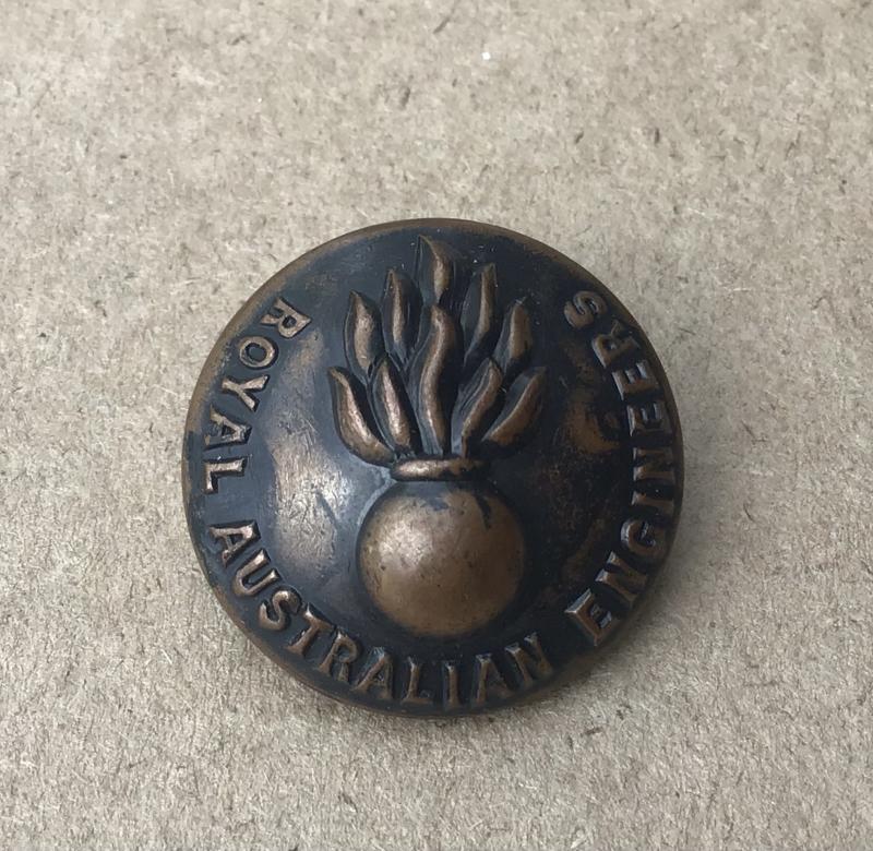 Australia 1930-42 Royal Australian Engineers Button