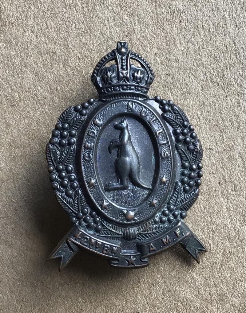 1930-42   42nd Infantry Battalion Hat Badge