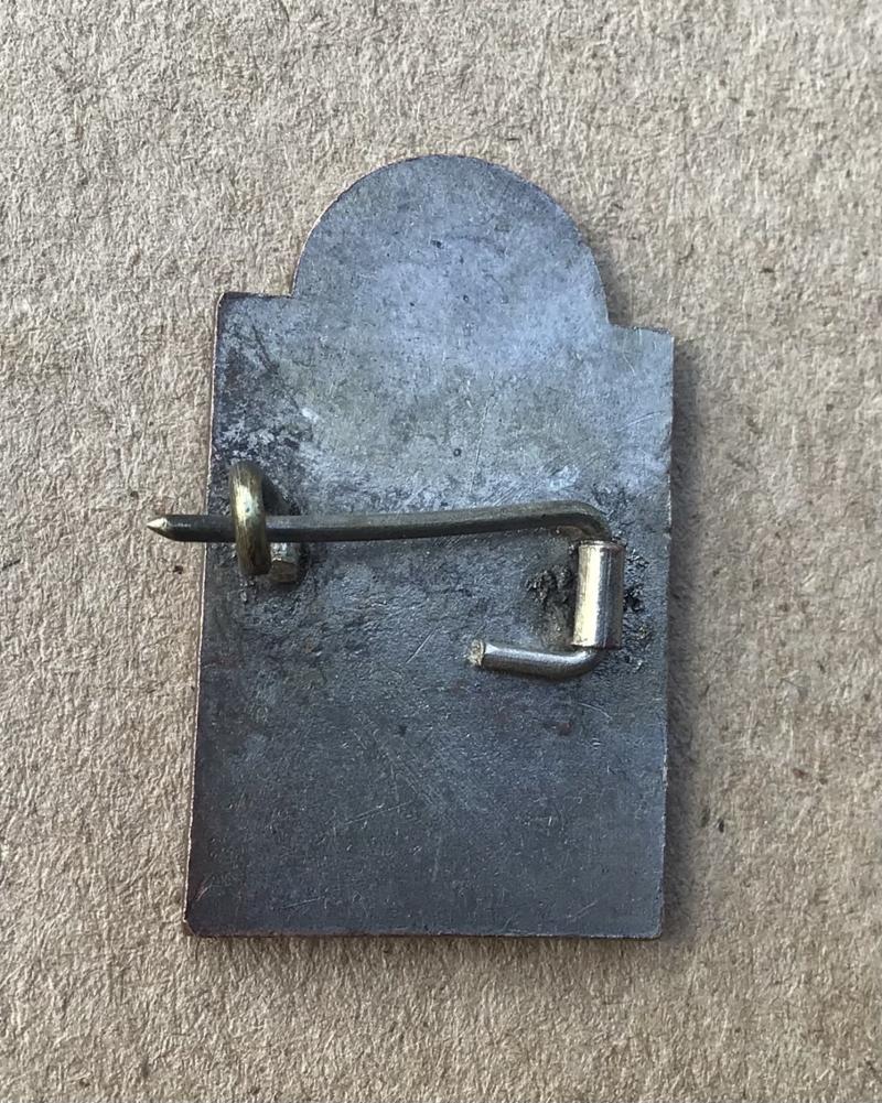 Australia WW1 1919 Villers-Bretonneux Memorial Tablet Lapel Badge