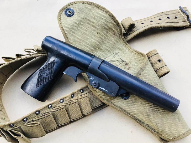 US WW2 USN Segley Flare Pistol, Holster and Cartridge Belt.