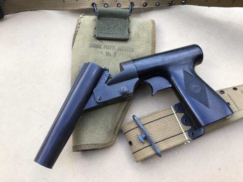 US WW2 USN Segley Flare Pistol, Holster and Cartridge Belt.