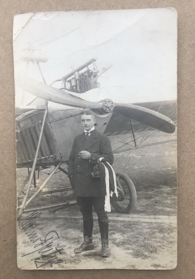 WW1 German Flying Corps Insignia and Photo Group