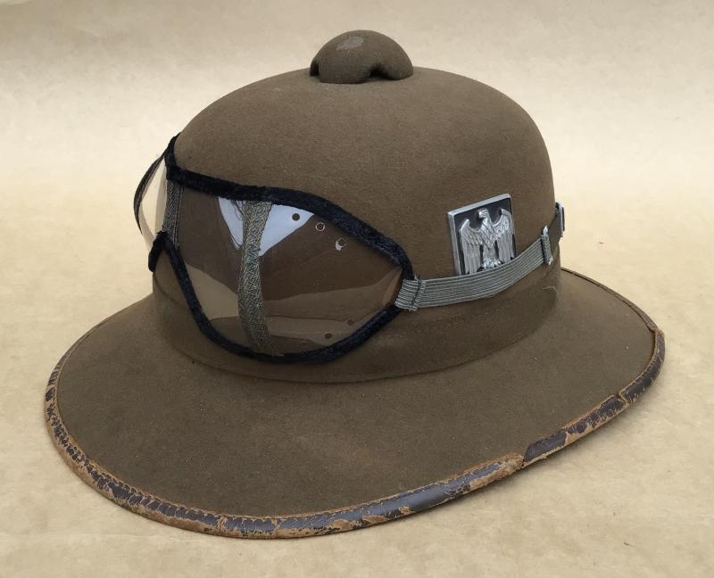 German WW2 2nd Pattern Army Tropical Pith Helmet