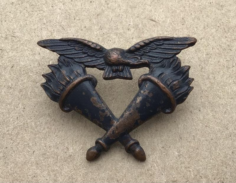 WW2 RAAF Education Officers Hat Badge