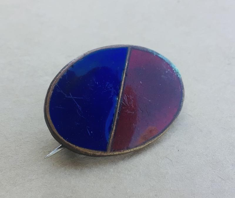 WW1 3rd Division Artillery Colour Patch Unit Lapel Badge