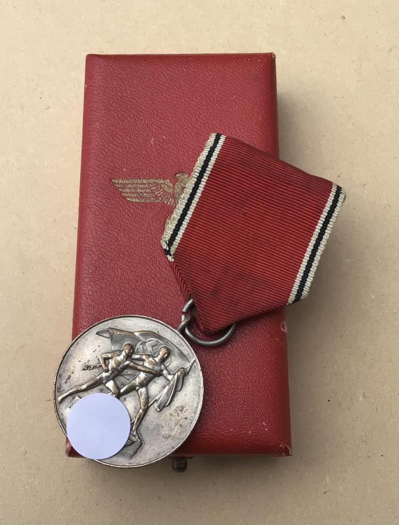 German WW2 Cased 1938 Entry Into Austria Anschluss Medal