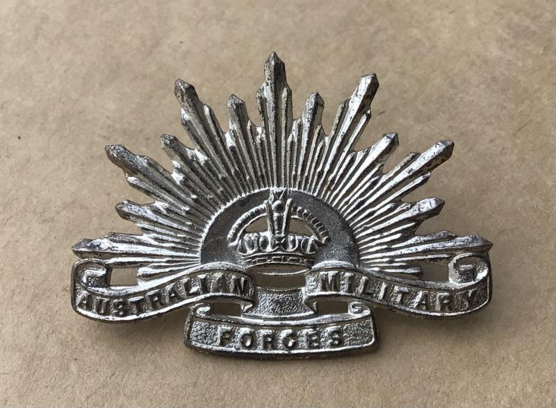 1948-53 Rising Sun Collar Badge for Armoured Regiments