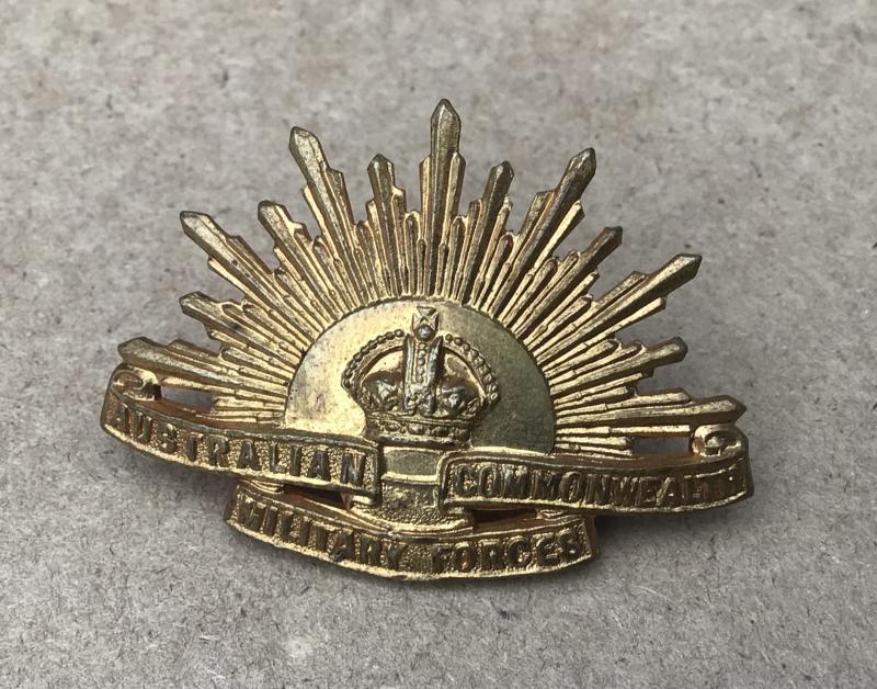 Australia Pre WW1 Rising Sun Collar Badge.