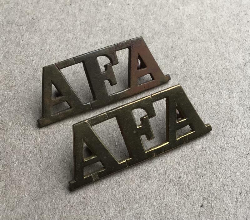 1900-1912 Australian Field Artilley Shoulder Titles.