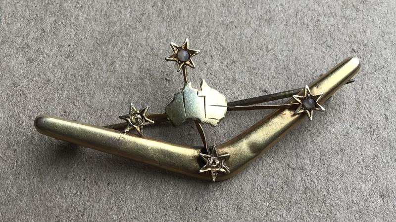 Australia: 9ct Gold Federation Brooch.