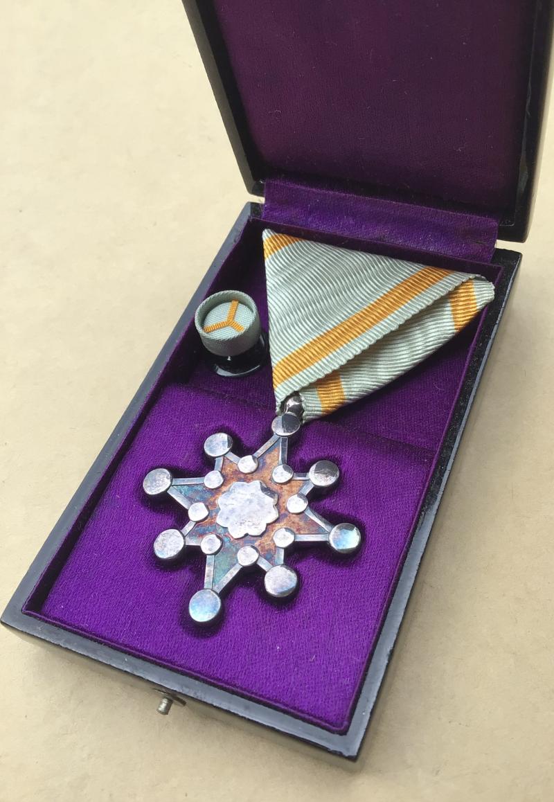 Japan WW2 Order of The sacred treasure 8th Class