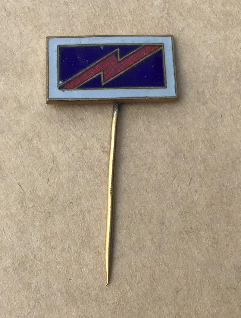 Australia WW2 Artillery Regimental Lapel Badge