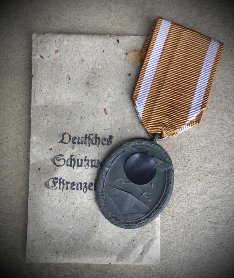 Germany WW2 West Wall Medal and Packet of Issue