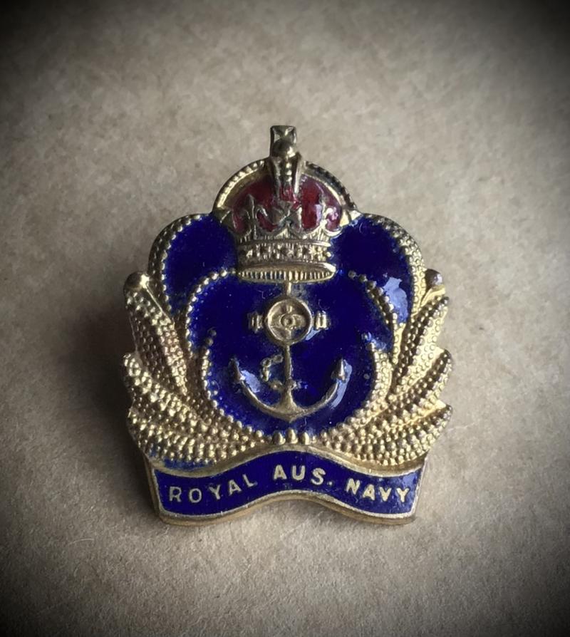 WW2 Small RAN Lapel Badge