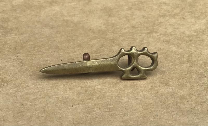 British WW2 No. 50, 51, 52 Commando Hat Badge
