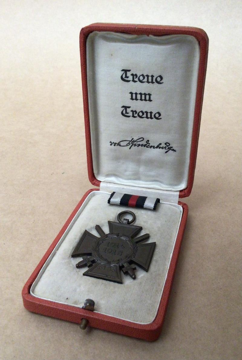 Germany: WW1 Cased Hindenburg Honour Cross with Swords.