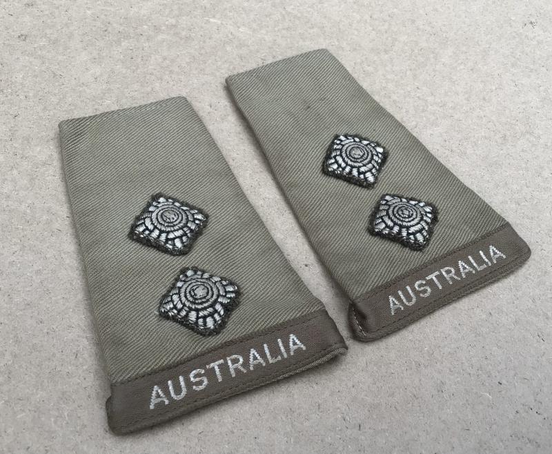 Australia WW2 KD Slip on Rank for Lieutenant